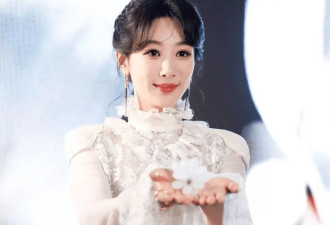 32岁杨紫和53岁吴越同框，一个流量脸一个演员脸