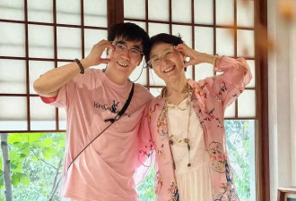 范明一家四口打手碟， 和富婆妻重组家庭很幸福