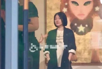 小S和老公现身二女儿Lily画展!时隔4个多月首度亮相