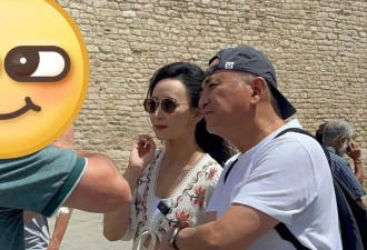 胡静夫妇在土耳其旅游，16岁儿子露正脸好帅