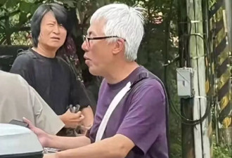 张宇生病后首度露脸！头发全白，身体佝偻
