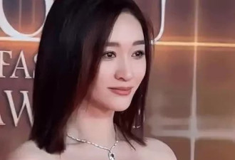 这谁顶得住！李小冉写真赏