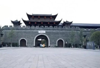 亏了10个亿，仅仅是决策失误吗？