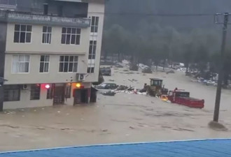 湖北破纪录暴雨！洪灾一夜摧毁全城 凄惨视频曝光