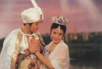 唐国强两段婚姻惊人对比：前妻除夕夜自杀，藏族娇妻为他退出演艺圈