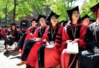 中国留学生，有家不敢回？