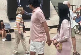 伊能静秦昊巴黎被拍 老公大肚腩她臀部下垂
