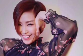 TVB前知名女星晒冲凉视频，如今四肢纤细成皮包骨