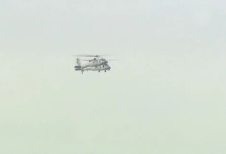 香港“海陆空”全方位欢迎山东舰航母编队抵港