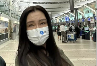 58岁王祖贤机场被偶遇：穿居士服提着旧箱子