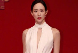 澳门这一天，吴谨言瘦到尴尬 张钧甯深V漂亮 杨幂全裹却赢麻了