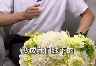 高书记请吃饭后的荣昌：墙上挂店老板和书记合照