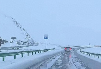 青海七月突降大雪 积雪厚度达15厘米