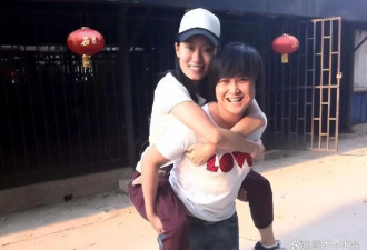 狗仔曝张小斐爆红内幕：贾玲不遗余力捧10年，两人暧昧细节曝光！