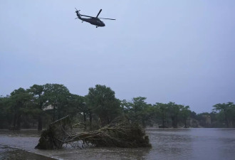得州洪水已致至少24死 女童夏令营750人正露营河边