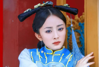性感火辣的杨幂意外摔出神图！20年顶流不是白当的