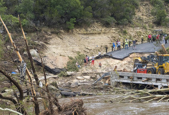 德州洪灾造成近 60 人遇难 仍在搜寻失踪儿童
