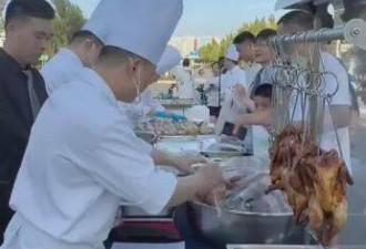 消费降级 中国五星级饭店摆摊卖小吃 火了