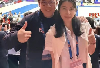 郭晶晶访港照片曝光，美得让人挪不开眼，霍启刚成小迷弟有原因的