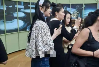 范志毅带小17岁娇妻看展，被误认“父女”，爱情跨越年龄成焦点