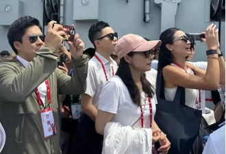 有一种底气叫"郭晶晶":参加山东舰,霍启刚靠边,公公后面排队