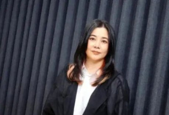 郑伊健夫妻美国吃米线！51岁蒙嘉慧简直不敢认