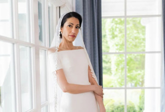 贝索斯烧4个亿的婚礼，被她一条白裙子吊打？