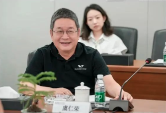中国“芯片首富”投300亿建大学 首届学费全免