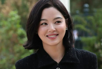 巴黎高定时装周：杨颖换三套造型，辛芷蕾苹果肌瞩目，向佐好抢镜