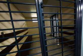 英国男孩亲历“迪拜最恐怖监狱” 酷刑不断