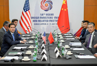 卢比奥与中国外长王毅在马来西亚举行会谈