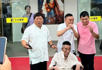 杨少华灵堂成照妖镜：贡品靠外人送，亲儿缺位，郭德纲道破人心