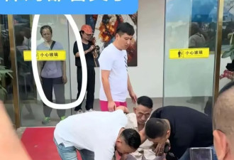 德云社吊唁杨少华，追悼会曝光，百元大钞摆满桌