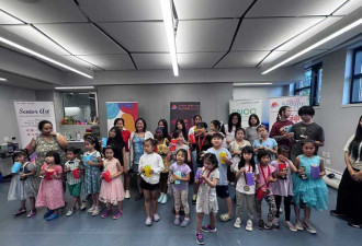 第五届加国风情绘画展士嘉堡登场