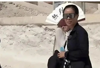 那英埃及被偶遇，被晒黑成了“本地人”，网友：她到底经历了什么