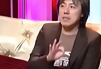 断崖式衰老惊人，58岁歌手张宇生病复出，满头银发身形消瘦引关注