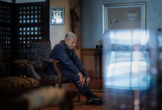 马来西亚百岁前总理马哈蒂尔因疲劳住院