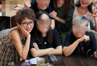 58岁香港女星三度流产，自爆膀胱撕裂致不孕，曾劝武警老公找外遇