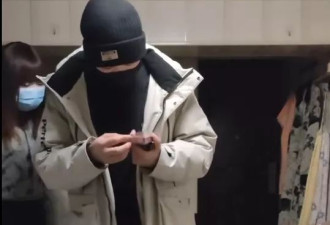 南京红姐魅力何在？心急男打不开安全套 1举动获网友大赞