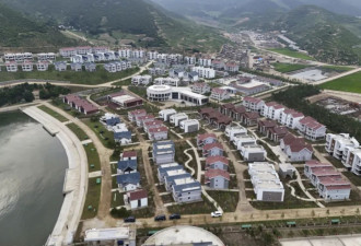 金正恩乐开花 亲自督建“乐园渔村” 让渔民们能“拎包入住”