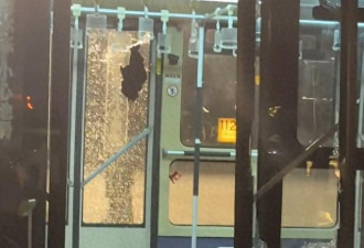 西宁机场惊魂3分钟 乘客集体砸窗逃生