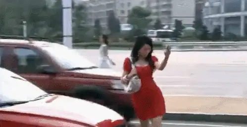 一个“漂移臀”火了15年，42岁的她靠演技杀疯全场
