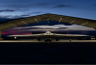 美军新王牌 B-21轰炸机2026上线
