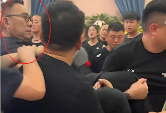 杨议在父亲灵堂差点晕倒！他曾被曝遭女儿扇耳光