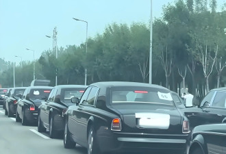 杨议在父亲灵堂差点晕倒！他曾被曝遭女儿扇耳光