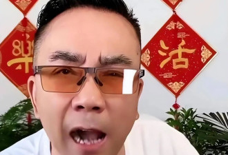 杨少华葬礼上最诡异一幕：儿子杨议前脚哭到晕厥，后脚翘腿玩核桃