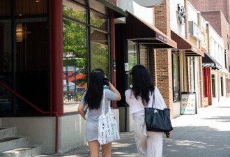 中国学生涌入伊利诺伊“玉米地” 中餐也“火”了