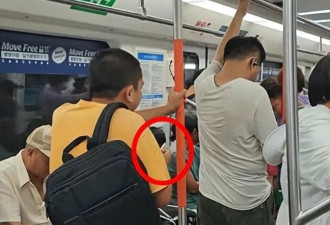 男子被指在地铁车厢"两次点火、旁若无人地吸烟"