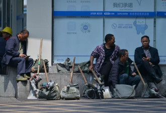 大龄中国农村女工养老困境:六七十岁还在拼命