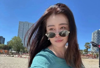 58岁王祖贤晒素颜照，脸僵发量多身材发福...